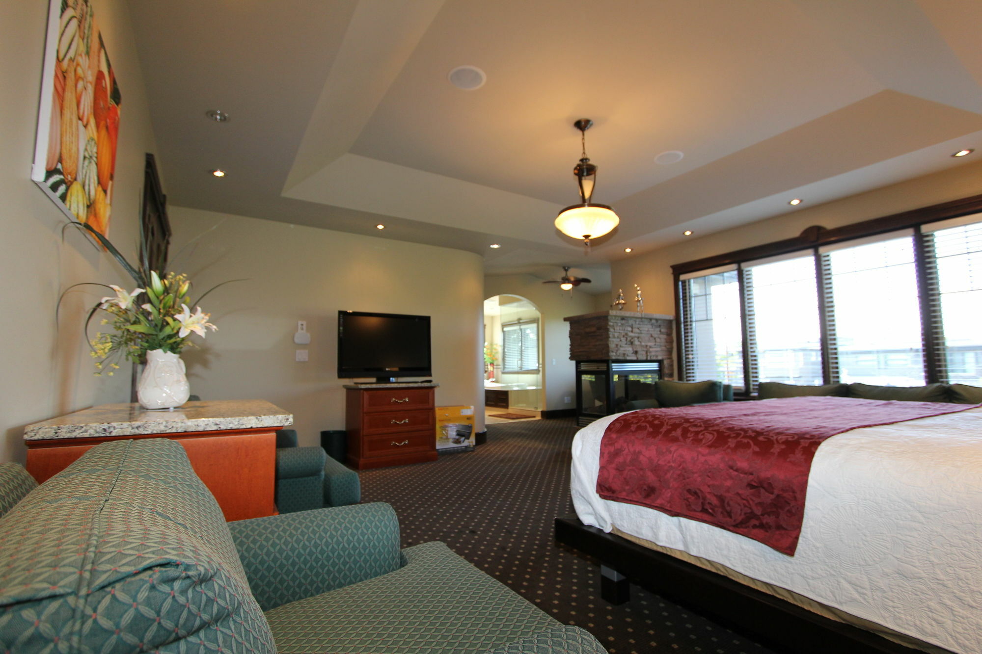 Westmount River Inn Калгари Экстерьер фото
